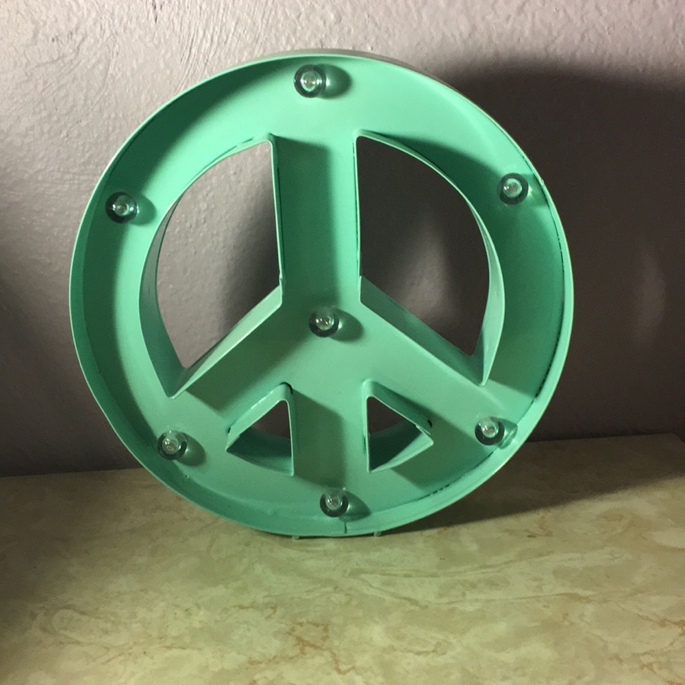 ✨target Peace sign with lights✨